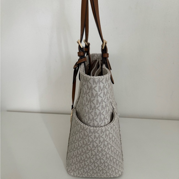 Michael Kors Jet Set Travel Medium East West Signature Monogram Tote - Picture 6 of 10